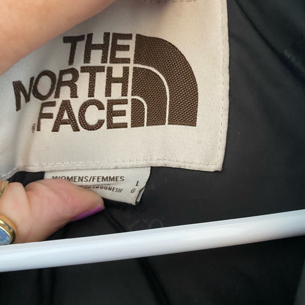 The North Face Puffer Coat - Picture 2 of 5